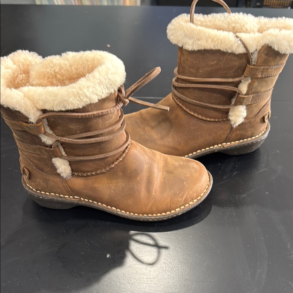 NWT UGG Rianne 1004141 chestnut brown leather winter boots